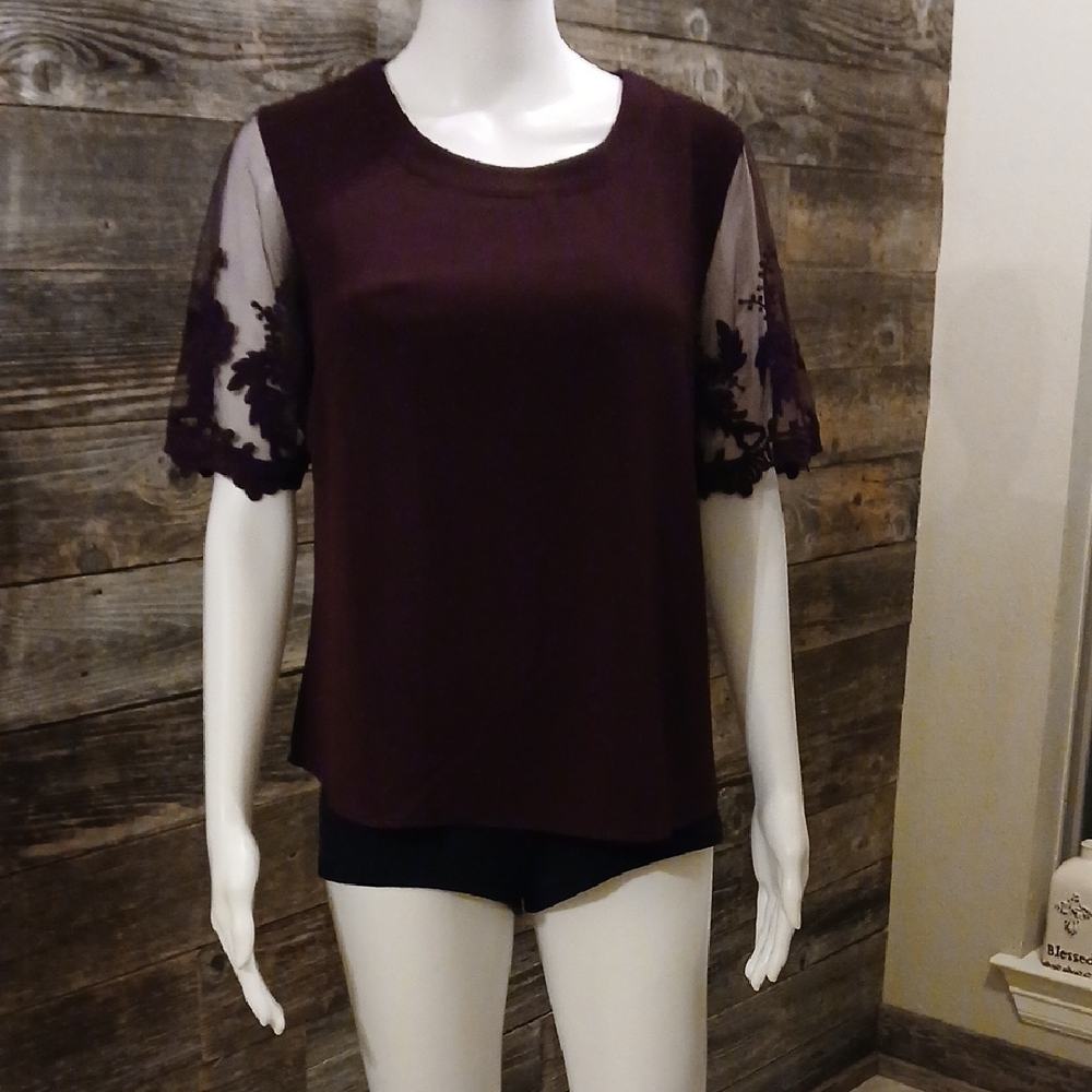 Elegant Women's Purple Lace Sleeve Top